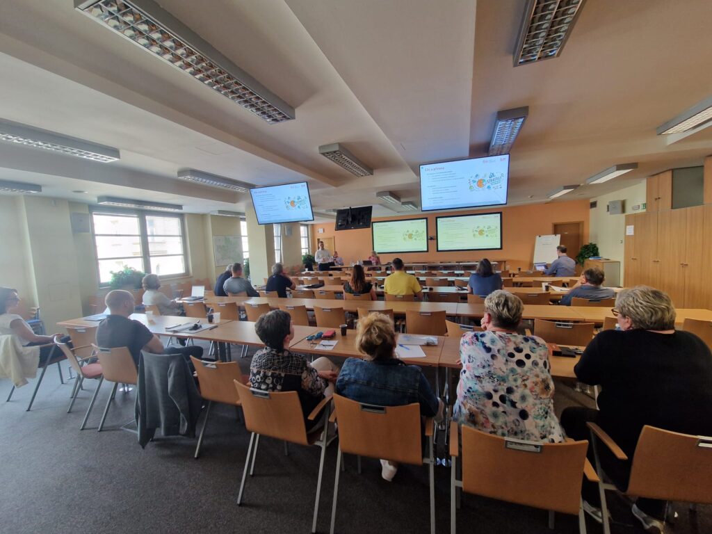 2024 04 roadshow 04