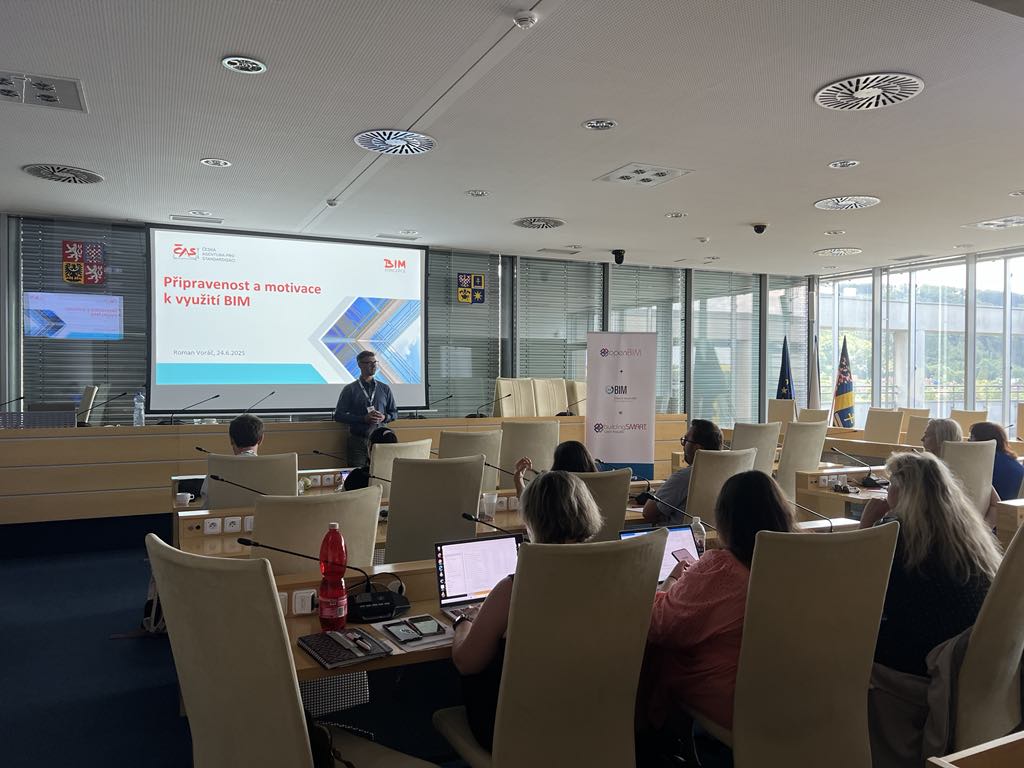 Workshop Zlín - přednášející a sál zleva